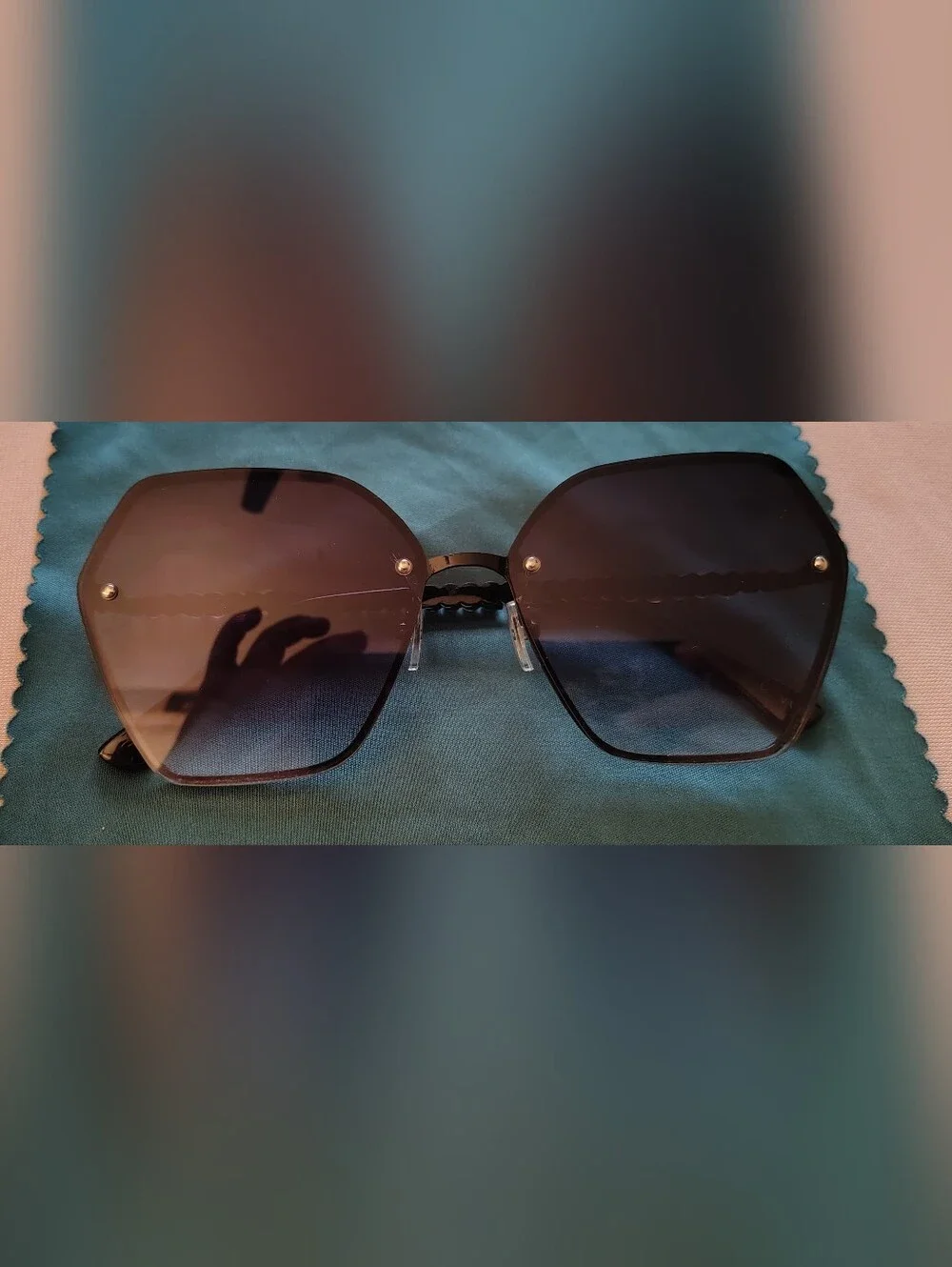 Oversized Gradient Square Sunglasses - Black